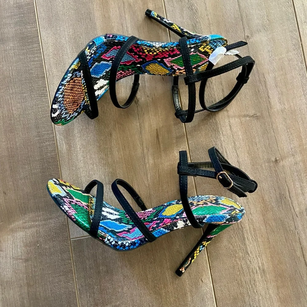 Anne Michelle Black Ankle Strap Snakeskin Heels - Picture 4 of 13